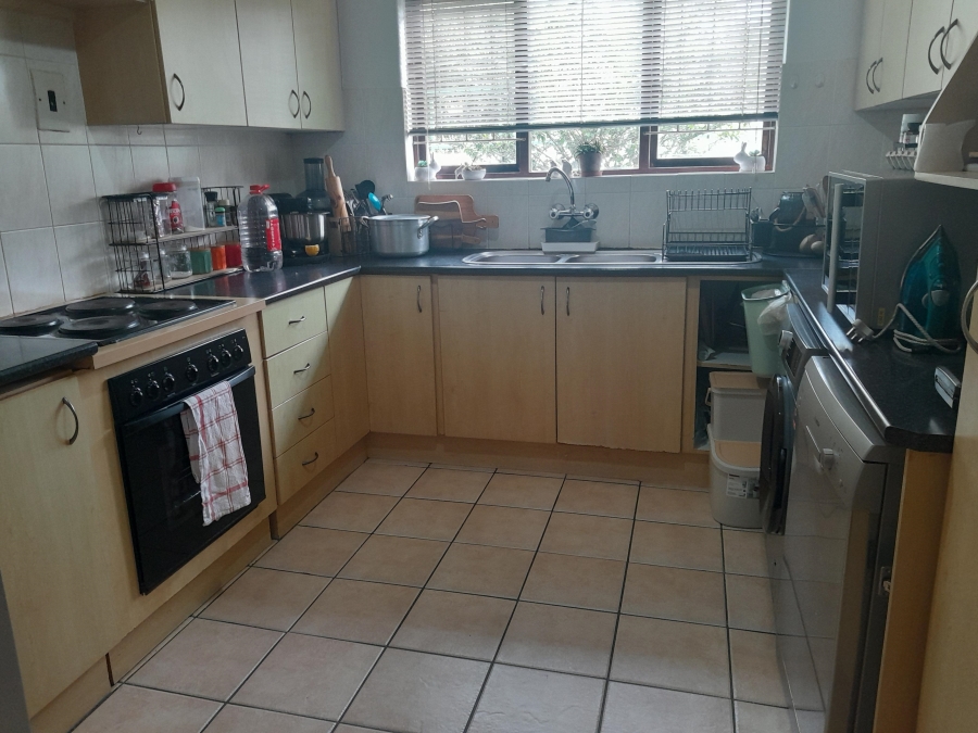 To Let 2 Bedroom Property for Rent in Pinelands Western Cape